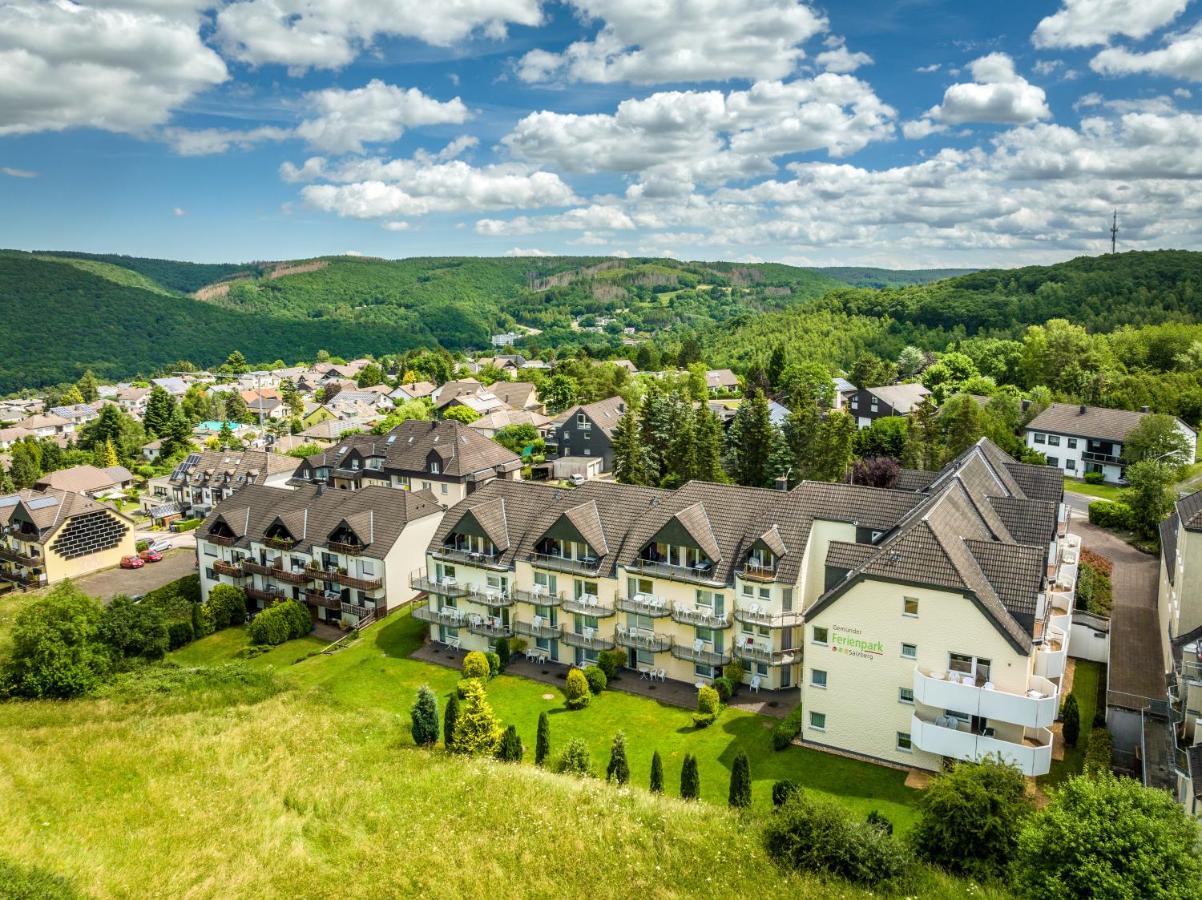 Отель Gemunder Ferienpark Salzberg Шляйден Экстерьер фото